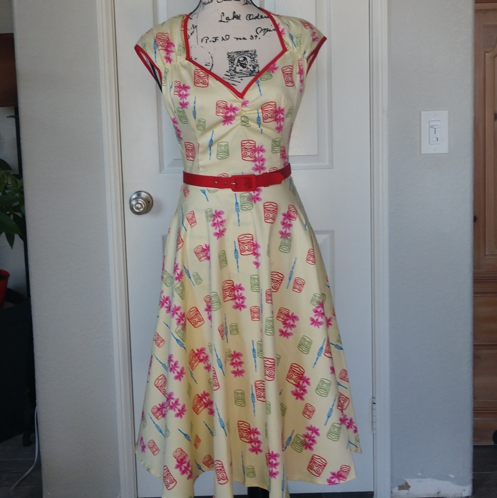 Pinup Couture Heidi dress Yellow with Tiki print